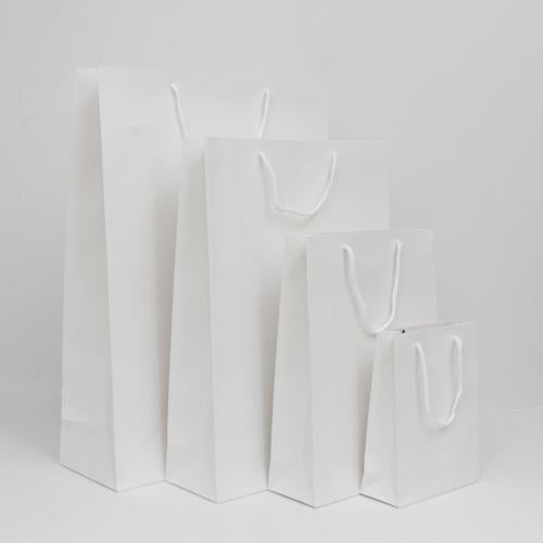 أكياس ورقية لون أبيض