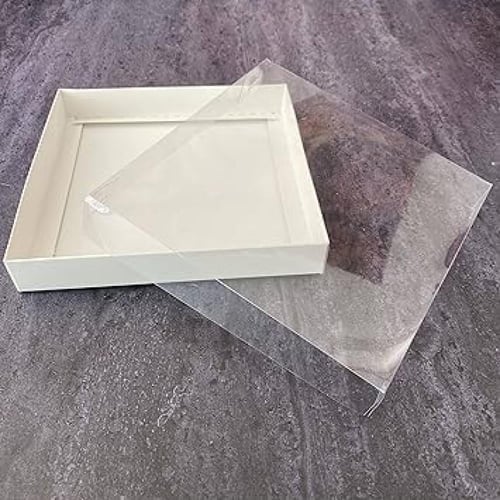 علب ورقية بغطاء شفاف ابيض