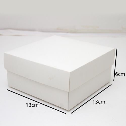 علب ورقية بغطاء منفصل ابيض