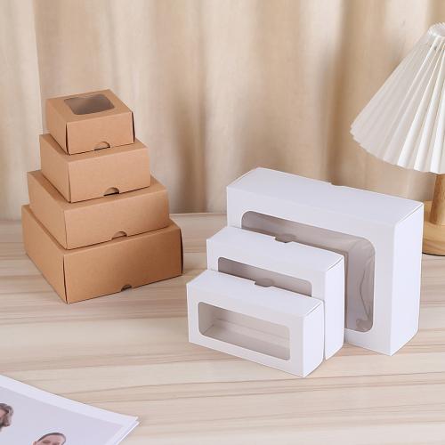 علب حلويات ورقية بنافذة بعدة الوان