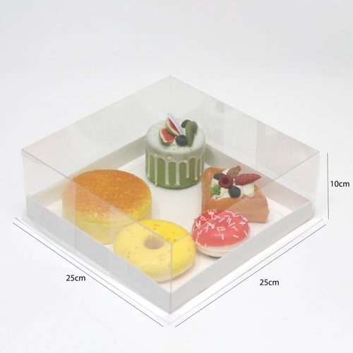 علب كيك بلاستيك بقاعدة ورقية