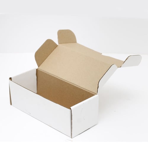 كراتين شحن ابيض مقاس 23.5*10*8 سم