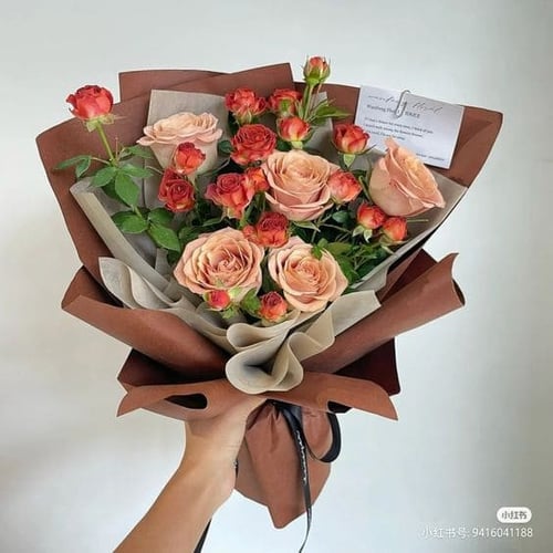 ورق تغليف ورد بلاستيك لحمي