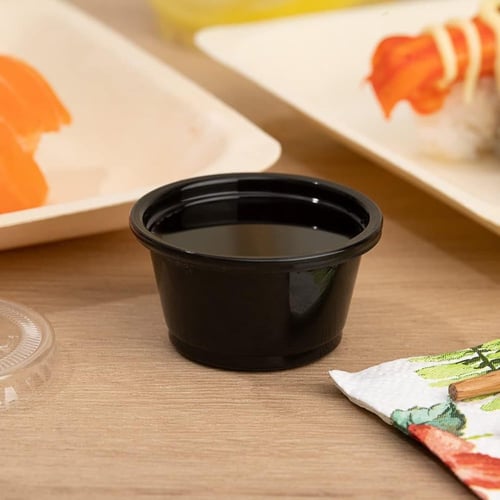 علب صوص بلون أسود بعدة مقاسات