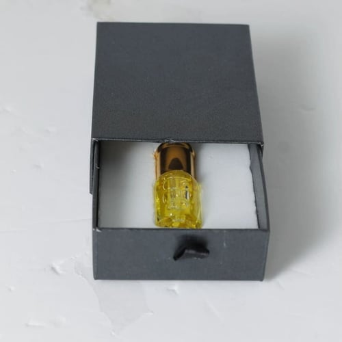 علب عود ربع تولة بعدة ألوان