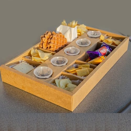 علب مقسمة للوجبات مع فتحات صوص بعدة الوان