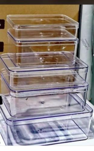 علب اكريلك مستطيل صغير