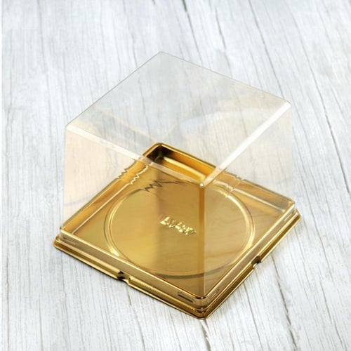 علب كيك بلاستيك بقاعدة ذهبية