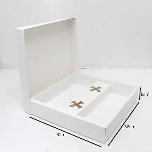 علب ورقية مقاس32*32*6.5 سم مقسم مع فتحتين صوص