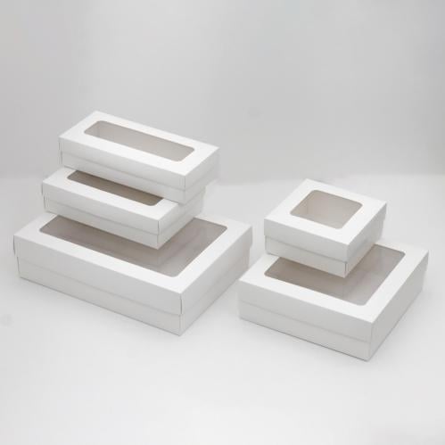 علبة ورقية بيضاء بغطاء منفصل ونافذة شفافة