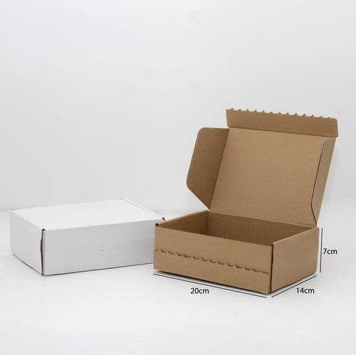 صندوق شحن بلصق ذاتي وشريط فتح سريع