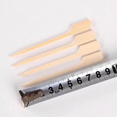 أعواد خشبية