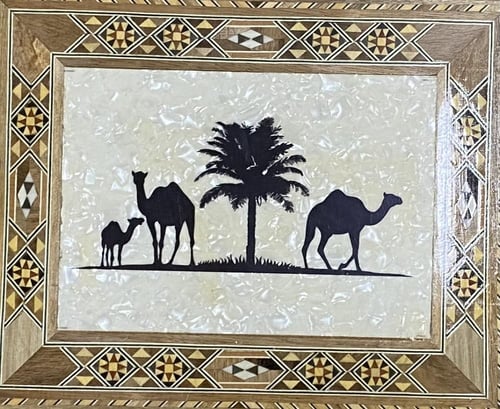 صندوق خشبي سوري (شعارات)