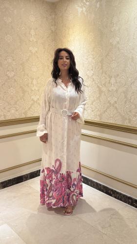 فستان بلون سكري مطبّع بفزكوز تركي ناعم – Elara إيـ...