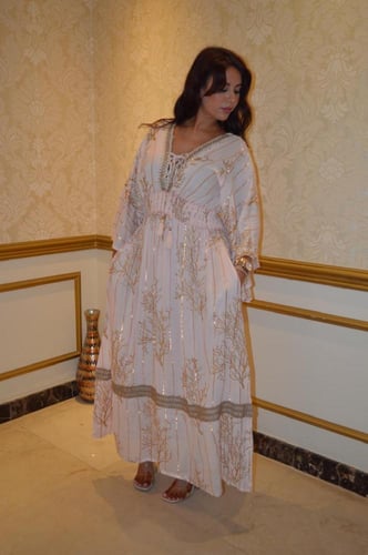 فستان سندس الربيعي بالتطريز الذهبي اليدوي الفاخر