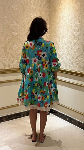 فستان نانسي تركواز قصير بتطريز يدوي خامة قطن فاخر