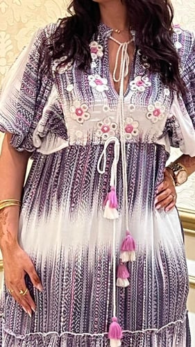 فستان بنفسجي هيمالايا فيزكوز ناعم وتطريز يدوي