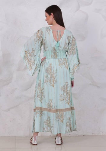 فستان سندس الربيعي بالتطريز الذهبي اليدوي الفاخر