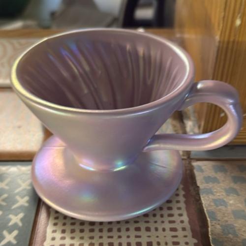 قمع سيراميك وردي مموج 01