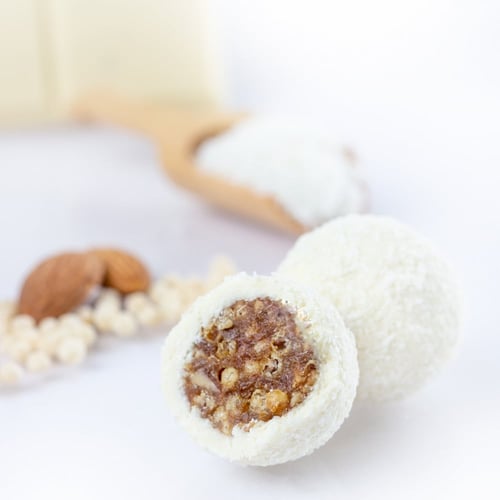 كرات التمر بالنارجين و الشوكولاته البيضاء