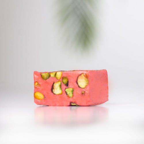 نوجا بالورد والفستق ( بالكيلو )