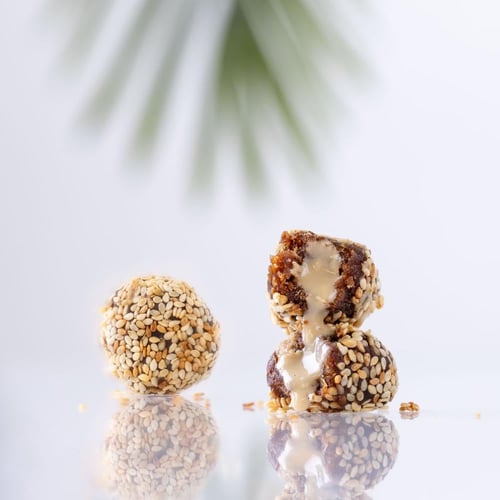 تمرية بالطحينة والسمسم