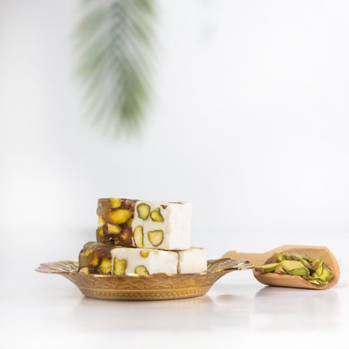 راحة بالفستق مع النوكا