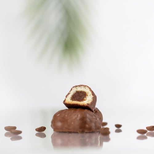 معمول التمر وبالكابتشينو