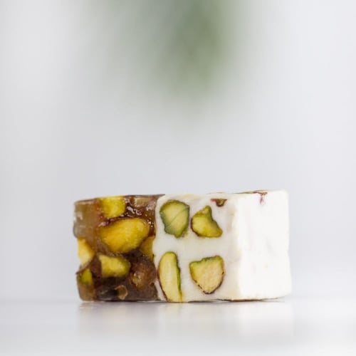 راحة بالفستق مع النوكا