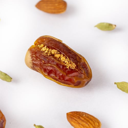 كرتون (12علبه) صقعي محشي لوز وهيل