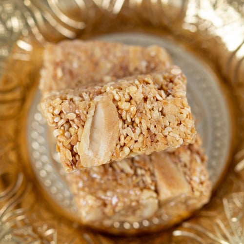 سمسمية بالفستق