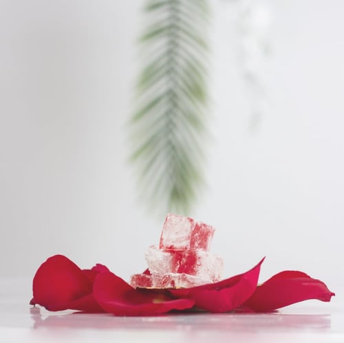 راحة الحلقوم بالورد