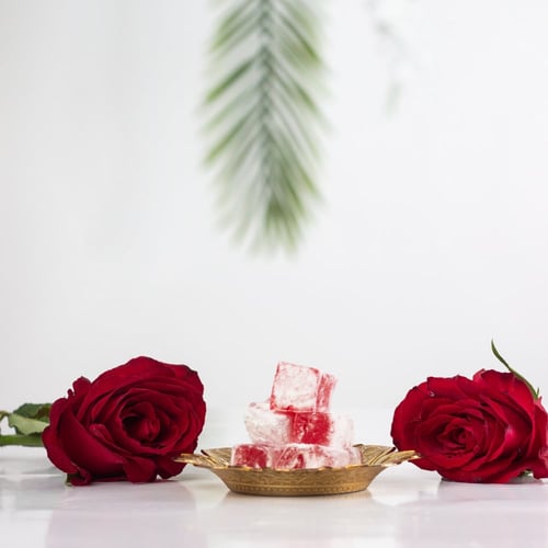 كرتون 12 علبه من راحة الحلقوم بالورد