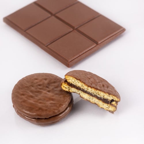 كرتون بيسكوديت شوكولا الحليب (12 علبه)