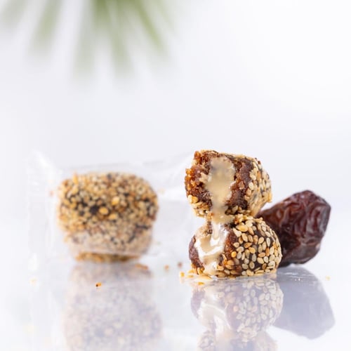 تمرية بالطحينة والسمسم