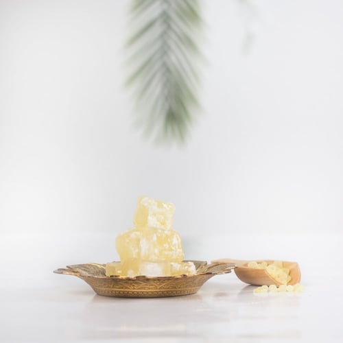 كرتون 12 علبه من راحة الحلقوم بالمستكة