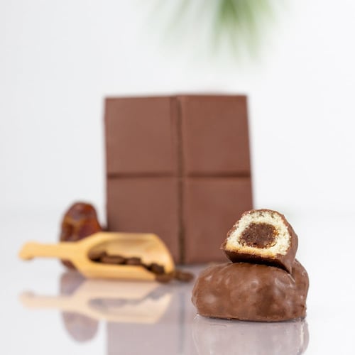 معمول التمر وبالكابتشينو