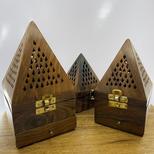 مبخرة خشبية هرمي