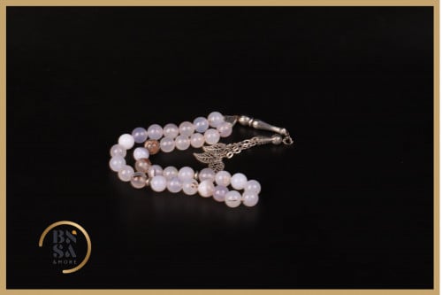 شبيه عقيق ابيض مرمل