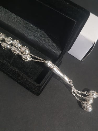 سبحة فضة محفورة بيضاوي