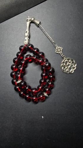 سبحه الزجاج الاحمر