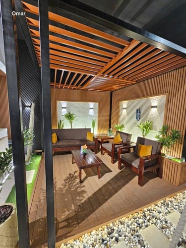 مظلة +جلسة خشبية + جلسة أرضية ١٠سم + لوكسان + مرجي...