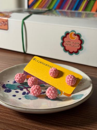 حلق صلصال حراري وردي – لمسة توت