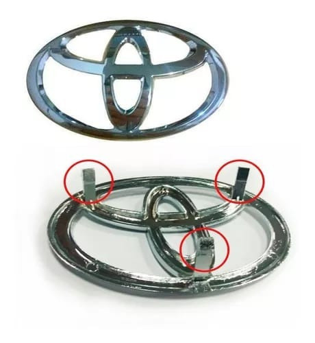 Camry 2003 - 2004 grille badge