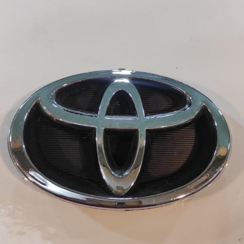 Corolla 2005 - 2007 grille badge