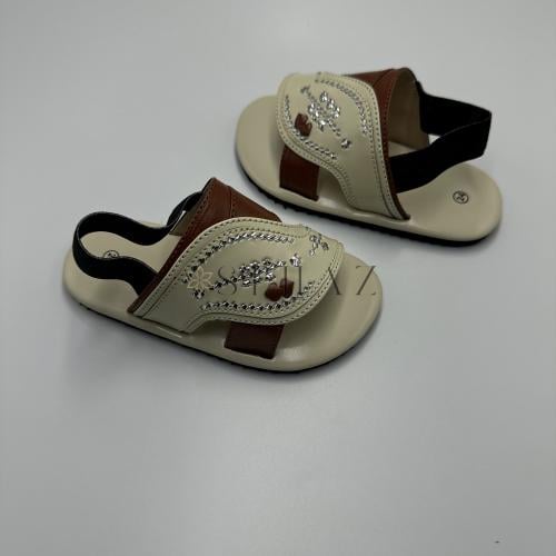 جزمات أطفال شرقي لون أبيض وبني وتطريز فضي