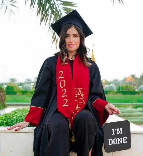 عباية وقبعة ووشاح تخرج 2025 - مع امكانية اضافة الا...