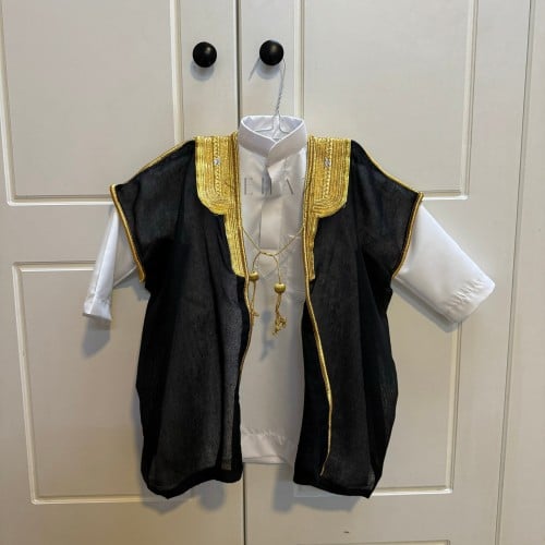 ثوب وبشت أطفال مع كتابة الاسم