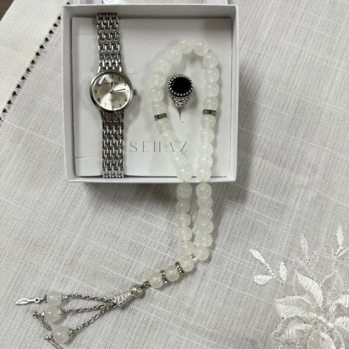 طقم اطفال العمر من شهر الي 8 سنوات