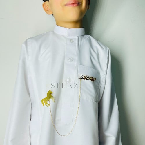 بروش اطفال مع اسم وشكل خيل مطلي بالذهب